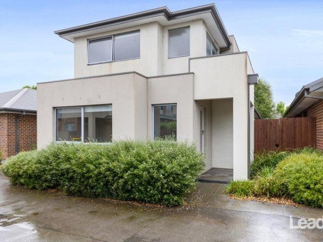 DARE TO DREAM ON DARBYSHIRE STREET!