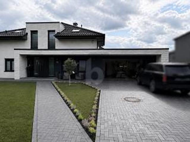 DARF ICH VORSTELLEN: IHRE ARCHITEKTEN VILLA