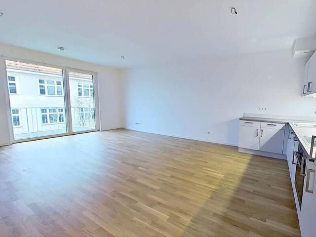 Darf's ein bisschen mehr sein? 3 Zimmer mit EBK, zwei Balkonen, Gäste WC u.v.m. in Neukölln zum Zweitbezug!