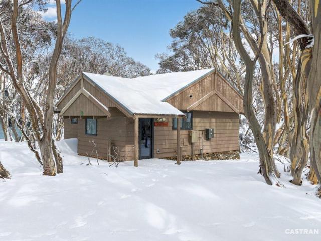 Dargo Lodge A Rare Freestanding Chalet in the Heart of Davenport