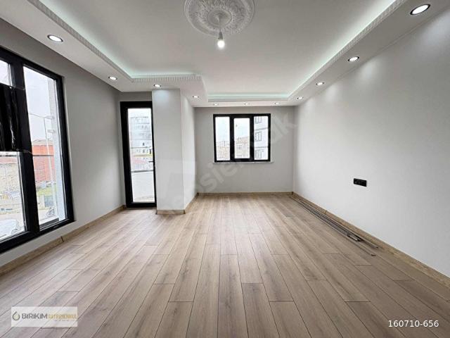 DARICA ATATÜRK CADDESİ ÜZERİNDE 2+1 90mGENİŞ ASANSÖRLÜ ARAKAT