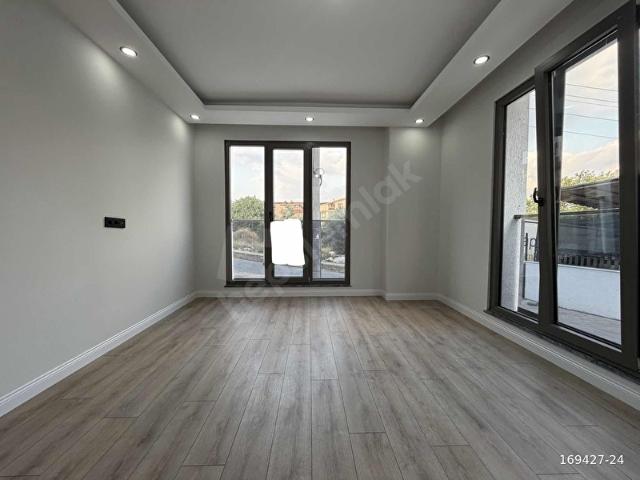 DARICA MERKEZ'DE 2+1 90 m YERDEN ISITMALI LÜX DAİRE