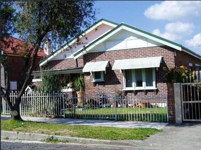 Daring Single Dwelling 3 Bedroom House!