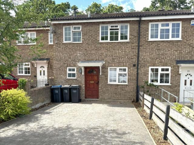 Darley Close, Croydon CR0, 3 bed terraced house to rent, £2,000 pcm | PrimeLocation