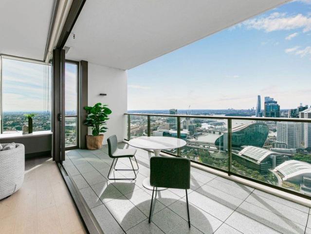 Executive Style Darling North Sub Penthouse with Spectacular Skyline Views