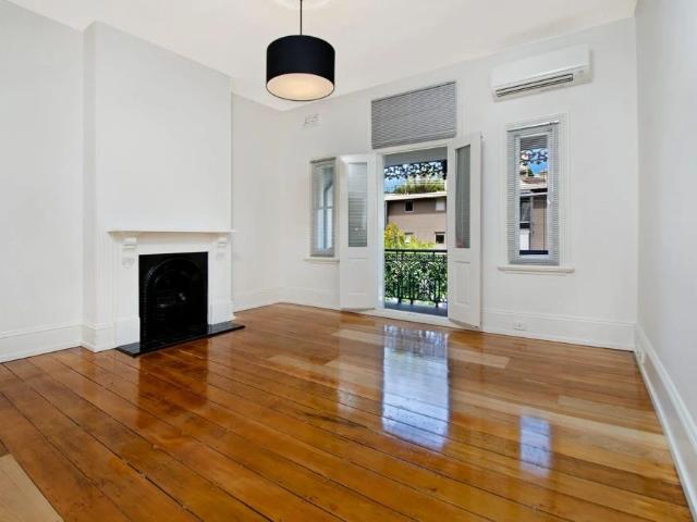 Darlinghurst Terrace with Timeless Appeal
