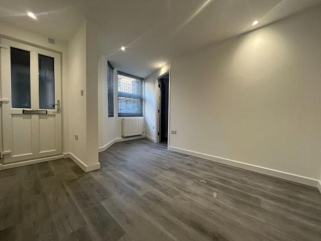 Darnley Street, Gravesend DA11, 2 bed flat to rent, £1,195 pcm | PrimeLocation