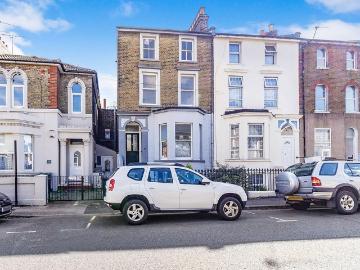 Darnley Street, Kent DA11 1 bed flat to rent £1,050 pcm £242 pw