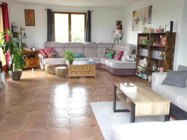 DAROIS BELLE MAISON DE 170 M2 HAB. SUR S/SOL COMPLET