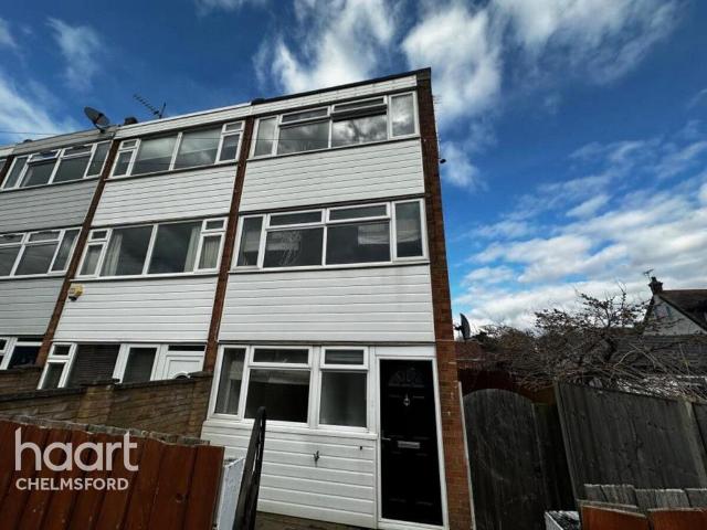 Darrell Close, Chelmsford 4 bed townhouse to rent £2,000 pcm £462 pw