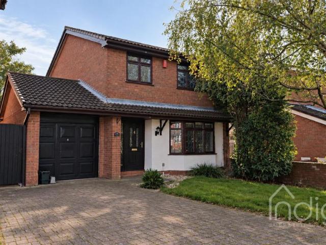 Darsham Gardens, Newcastle, ST5 4 bed detached house to rent £1,500 pcm £346 pw