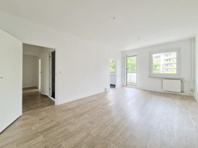 Das 4 x 4! 4 Zimmer Wohnung mit Balkon in der 4. Etage! * AB SOFORT *!