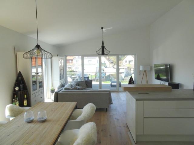 Das Besondere hat eine Adresse! Moderne 2,5 Zimmer Wohnung mit Mega Terrasse!