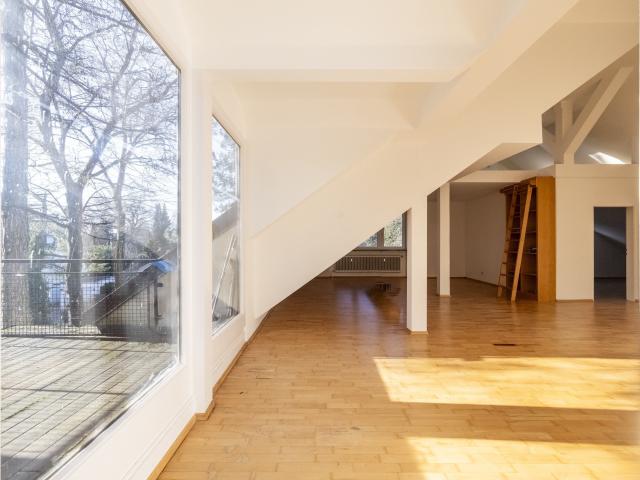 Das besondere Schmuckstück in Obermenzing einzigartige Dachgeschosswohnung im Loft Charakter