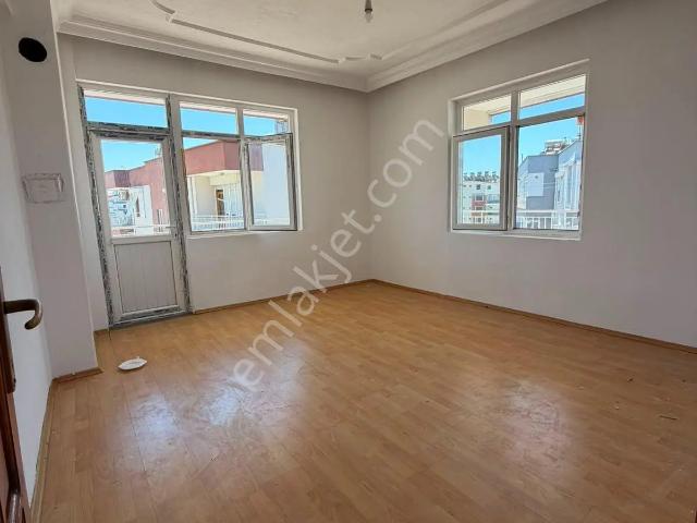 Das Gayrimenkulden Gedik Mahallesinde Site İçinde 3+1 Daire