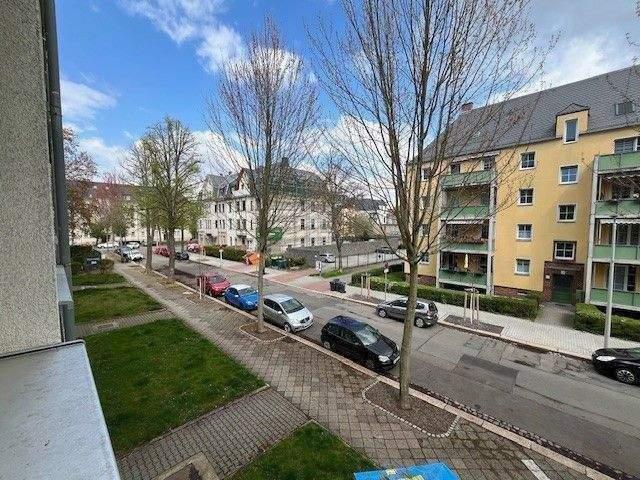 Das ist Sie. Moderne, renovierte 3 Zimmer Wohnung in NÃ¤he zum Park und die neue EinbaukÃ¼che ist schon dabei