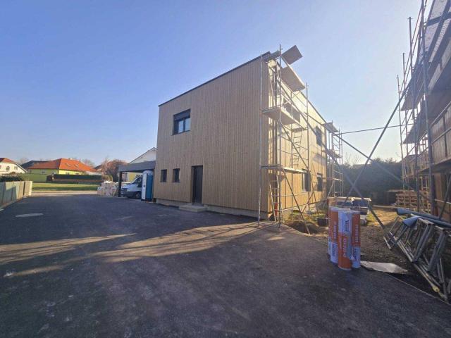 Das letzte von 4 Häusern + Modern ausgestattetes Einfamilienhaus + Neubau + NÄHE WIEN + Raumhöhe 3,00m + 4 Zimmer + Wohnessküche ca. 60m² + WFL 155m² + Carport ca. 44m²