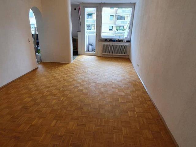 Das Salzburger Schnäppchen: 2 Zimmer, 2 Balkone Für erste Zeit zu zweit !