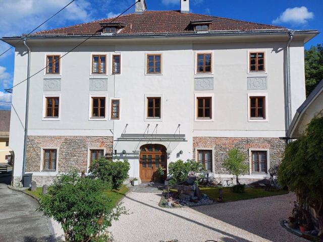 „Das Schifferhaus“ – historisches Gebäude in Himmelberg