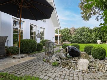 Das Wohnjuwel mit schönem Gartenanteil im Herzen von Grünwald