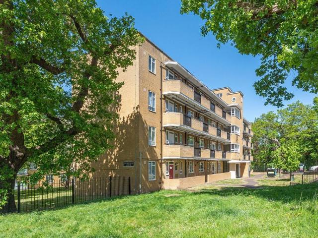 Dashwood House, Sydenham Hill. 2 bed flat to rent £2,500 pcm £577 pw