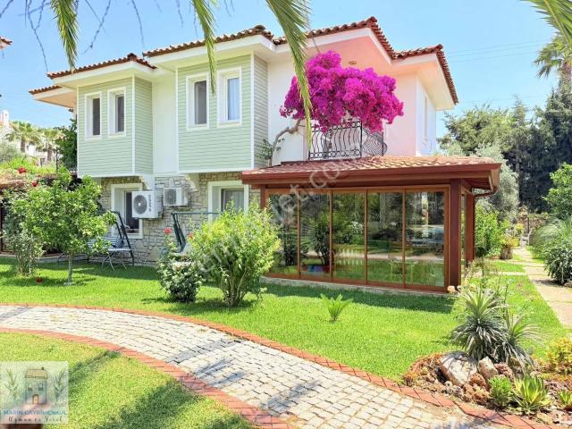 Datça Zeytindalı Cam Evlerinde Satılık Denize Yakın İkiz Villa