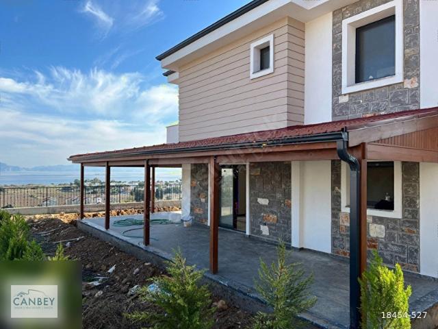 Datça Burgaz'da Panoramik Deniz Manzaralı Triplex Villa