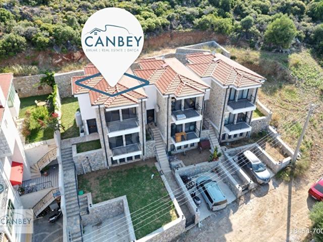 Datça İskele'de deniz manzaralı tam donanımlı 4+1 sıfır villa