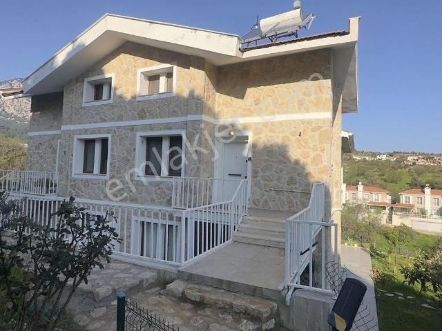 Datça Karaköy'de Yıllık Kiralık 3+1 Bahçeli Eşyalı Dubleks Daire