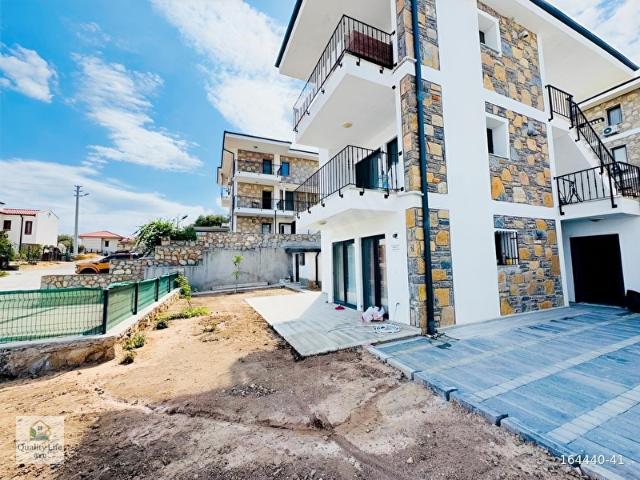 DATÇA MERKEZDE DENİZ MANZARALI BAHÇELİ 2+1 YILLIK KİRALIK DAİRE