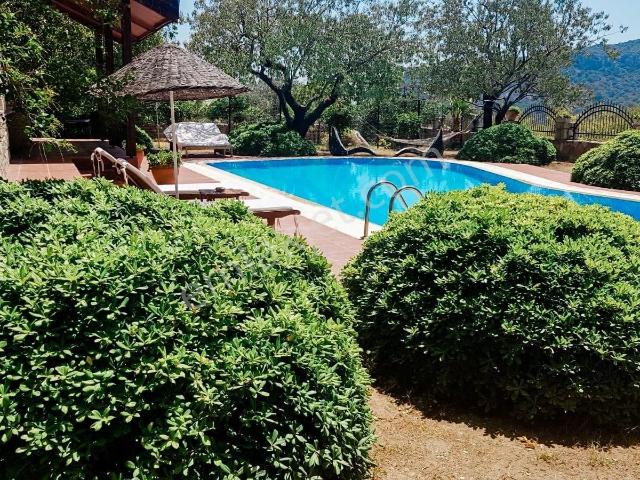 Datça Mesudıye 1700m2 Arazı Içerısınde Kıralık Havuzlu 5+2 Vılla