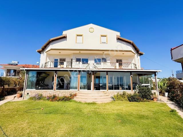Datça Özbel'de Deniz Manzaralı 4+1 Yıllık Kiralık Villa