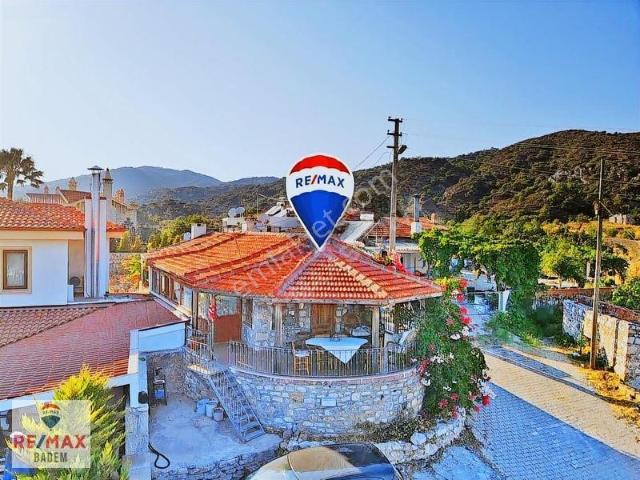 Datça'da Denız Ve Doğa Manzaralı Taş Ev