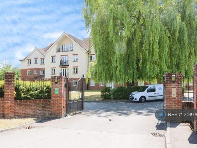 Datchet Meadows, Slough, SL3 2 bed flat to rent £1,780 pcm £411 pw