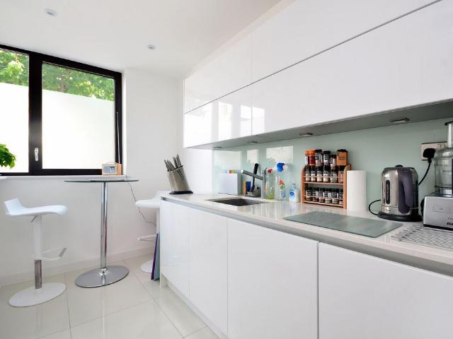 Daubeney Road, Clapton, London, E5 4 bed house to rent £4,500 pcm £1,038 pw