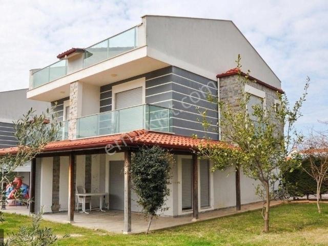 Davutlar Termal Villaları'nda Kıralık Lüks 4+1 Villa