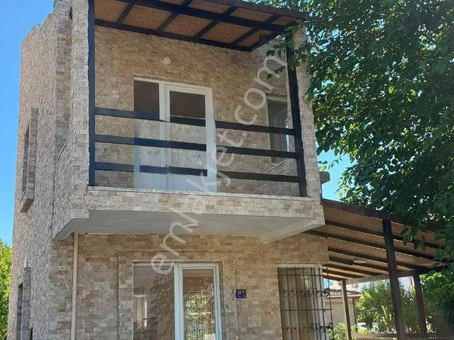 ✨ Davutlar’da Denize 150 Metre Geniş Bahçeli 3+1 Müstakil Villa