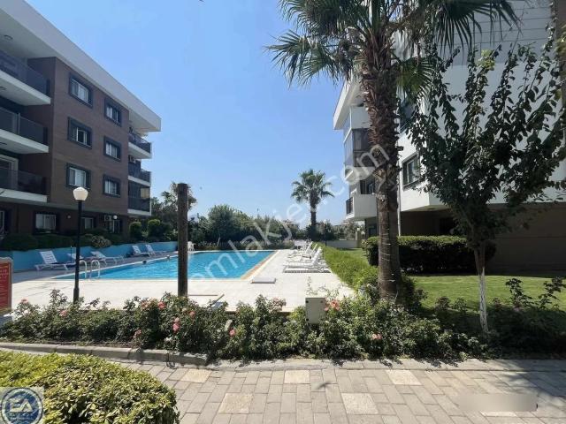 Davutlar Merkezde Havuzlu Site Kapalı Mutfak 2+1 Daire
