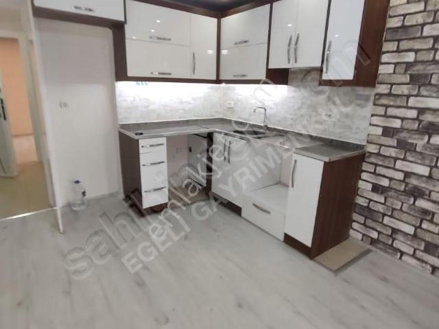 Davutlar Merkez'de Satılık 1.5+1 Yüksek Giriş Daire 45m²
