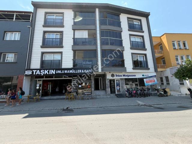 Davutlar'da Merkezi Konumda Satılık 3+1 Daire