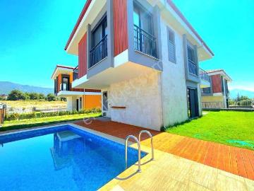 Kuşadası, Aydın ili, Ege Bölgesi - Uüzme havuzu