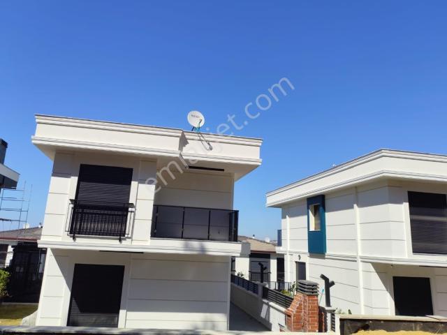 Davutlar'da Deniz Ve Orman Manzaralı 5+2 Lüks Satılık Villa