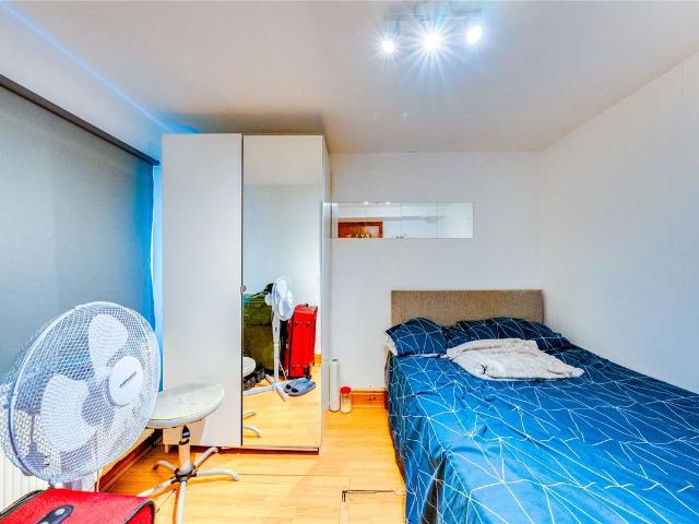 Davenant Road, Archway, London N19, 3 bed flat to rent, £3,280 pcm | PrimeLocation