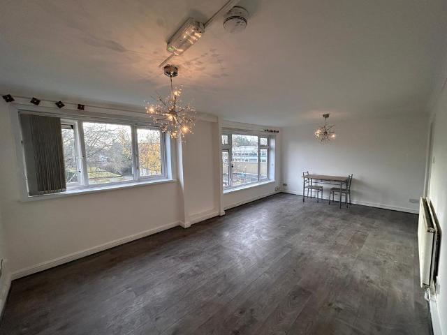 Daventry Grove, Birmingham, B32 2 bed apartment to rent £1,000 pcm £231 pw