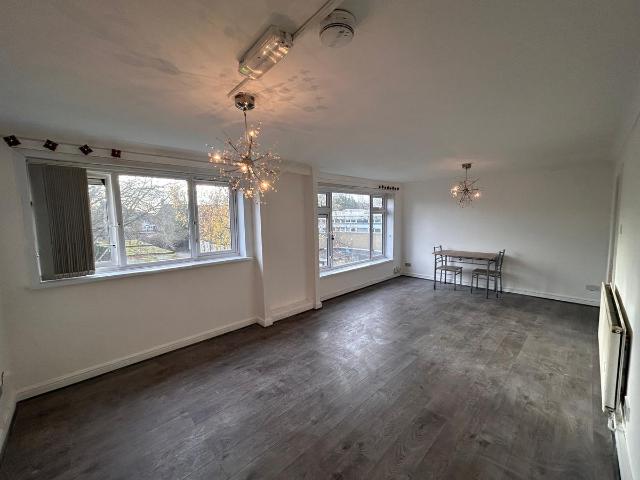 Daventry Grove, Birmingham B32, 2 bed flat to rent, £975 pcm | PrimeLocation