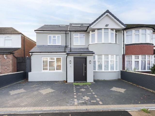 David Avenue, Greenford UB6, 2 bed flat to rent, £2,200 pcm | PrimeLocation