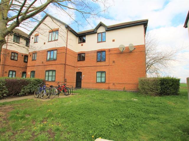 David Close, Harlington, Hayes UB3, Studio to rent, £1,100 pcm | PrimeLocation