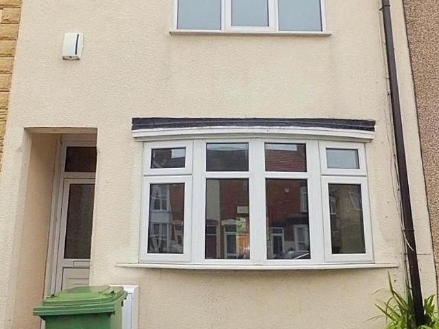 David Street, Grimsby 3 bed terraced house to rent £595 pcm £137 pw