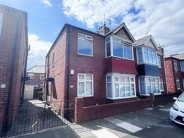 David Street, Wallsend 2 bed flat to rent £700 pcm £162 pw