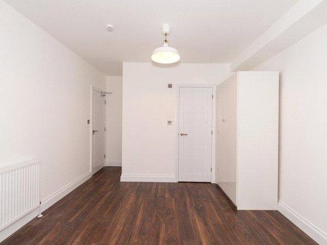 Davidson Road, Croydon, CR0 5 bed property to rent £1,025 pcm £237 pw